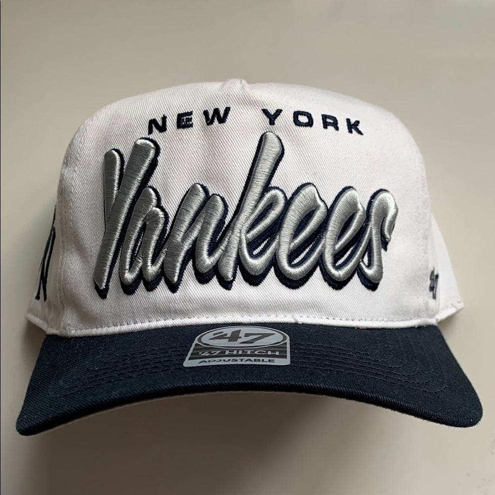 New York Yankees White and Black Fortyseven Cap